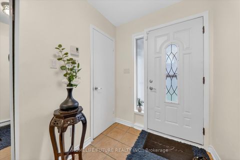 Photo 4 at 70 - 38 John Cabot Way, Jane Heights, Toronto