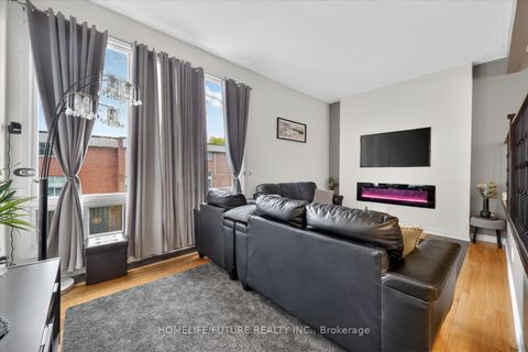 Photo 11 at 70 - 38 John Cabot Way, Jane Heights, Toronto