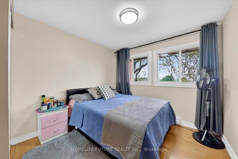 Photo 32 at 70 - 38 John Cabot Way, Jane Heights, Toronto
