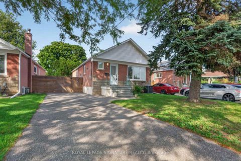 Photo 1 at 24 Glenshaw Crescent, Parkview, Toronto