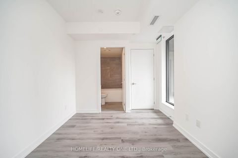 Photo 16 at 237 - 28 Eastern Avenue, Moss Park, Toronto