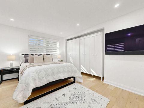Photo 10 at 299 Horsham Avenue, Willowdale West, Toronto
