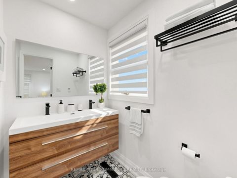 Photo 11 at 299 Horsham Avenue, Willowdale West, Toronto