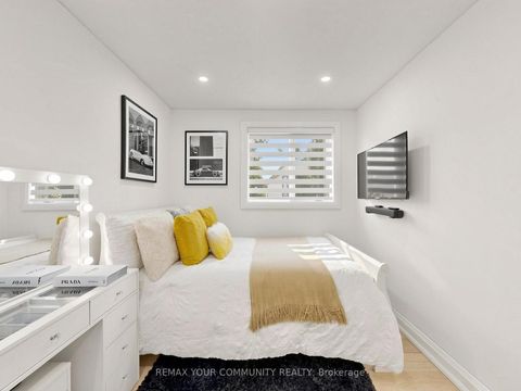 Photo 15 at 299 Horsham Avenue, Willowdale West, Toronto
