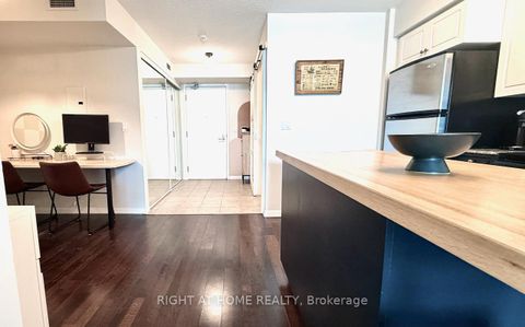 Photo 4 at 656 - 209 Fort York Boulevard S, Niagara, Toronto