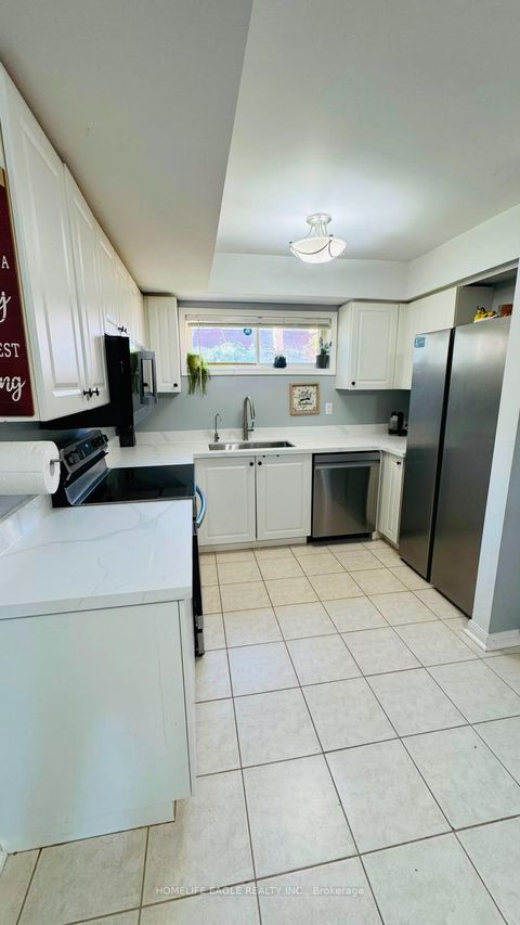 Photo 3 at 13 - 235 Ferndale Drive S, Ardagh, Barrie