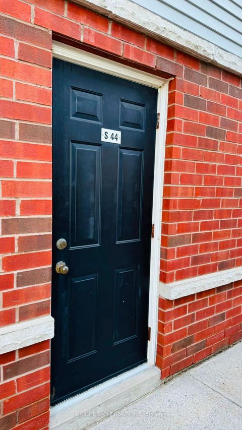 Photo 12 at 13 - 235 Ferndale Drive S, Ardagh, Barrie