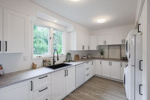 Photo 8 at 128 Moores Beach Road, Virginia, Georgina