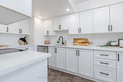 Photo 12 at 1509 - 121 Ling Road, West Hill, Toronto