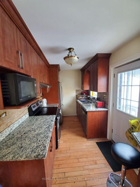 Photo 4 at 4 Bevdale Road N, Willowdale West, Toronto
