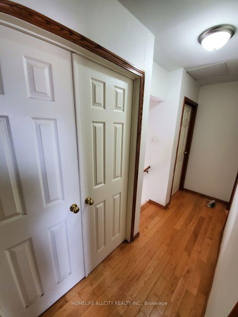 Photo 9 at 4 Bevdale Road N, Willowdale West, Toronto
