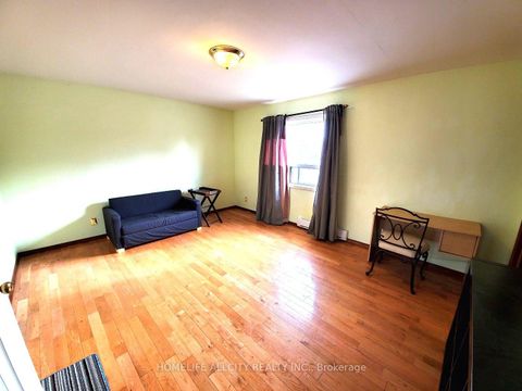 Photo 10 at 4 Bevdale Road N, Willowdale West, Toronto