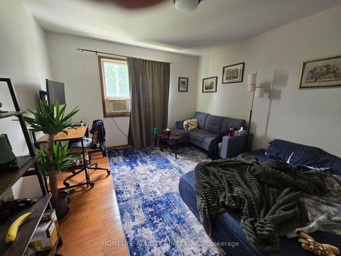 Photo 11 at 4 Bevdale Road N, Willowdale West, Toronto