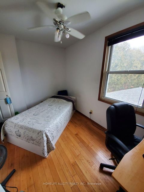Photo 12 at 4 Bevdale Road N, Willowdale West, Toronto