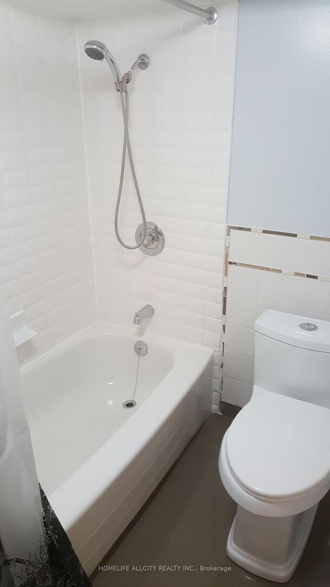 Photo 18 at 4 Bevdale Road N, Willowdale West, Toronto