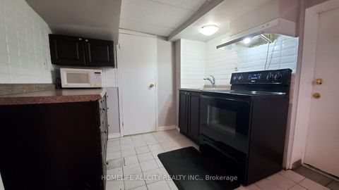 Photo 19 at 4 Bevdale Road N, Willowdale West, Toronto
