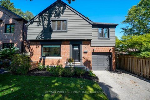 Photo 1 at 4 Winston Grove, Queensway, Toronto