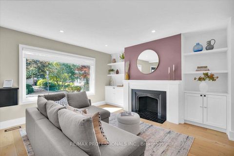Photo 7 at 4 Winston Grove, Queensway, Toronto