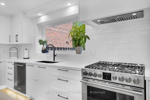 Photo 14 at 4 Winston Grove, Queensway, Toronto