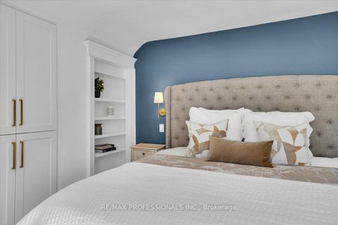 Photo 22 at 4 Winston Grove, Queensway, Toronto