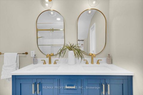 Photo 24 at 4 Winston Grove, Queensway, Toronto