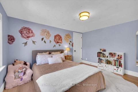 Photo 26 at 4 Winston Grove, Queensway, Toronto