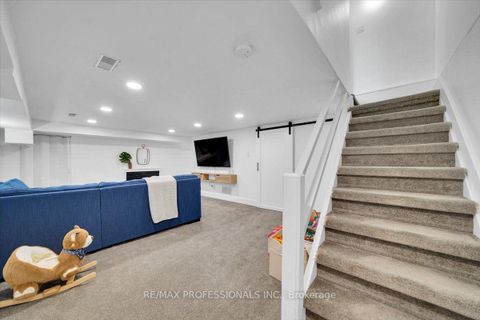 Photo 28 at 4 Winston Grove, Queensway, Toronto