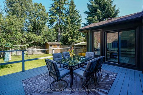 Photo 34 at 4 Winston Grove, Queensway, Toronto