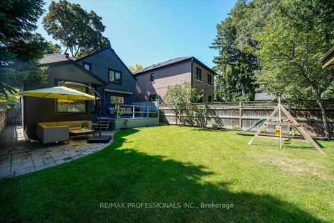 Photo 37 at 4 Winston Grove, Queensway, Toronto