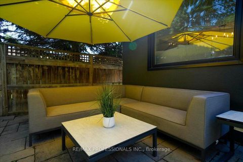 Photo 39 at 4 Winston Grove, Queensway, Toronto