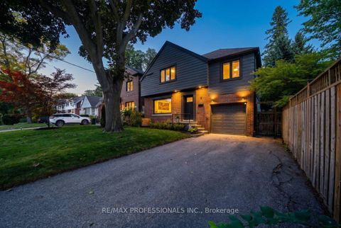 Photo 41 at 4 Winston Grove, Queensway, Toronto