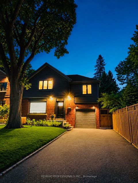 Photo 42 at 4 Winston Grove, Queensway, Toronto