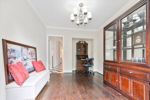 Photo 12 at 292 Glebemount Avenue, East York, Toronto