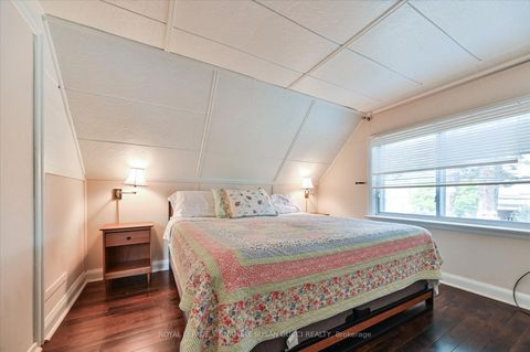 Photo 18 at 292 Glebemount Avenue, East York, Toronto