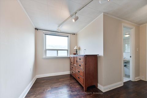 Photo 21 at 292 Glebemount Avenue, East York, Toronto