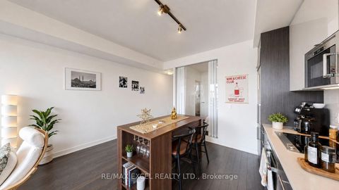 Photo 3 at 1010 - 330 Richmond Street W, Waterfront Communities C1, Toronto