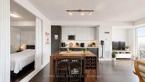 Photo 4 at 1010 - 330 Richmond Street W, Waterfront Communities C1, Toronto
