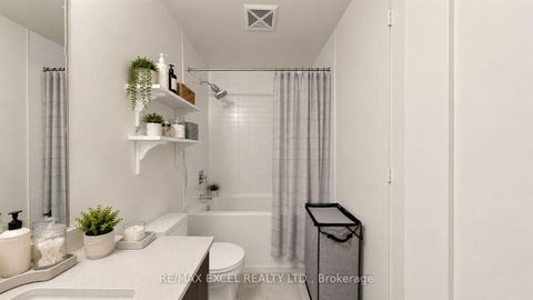Photo 8 at 1010 - 330 Richmond Street W, Waterfront Communities C1, Toronto