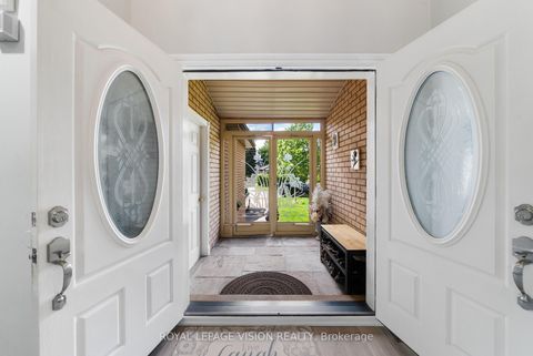 Photo 3 at 5 Anson Avenue, Cliffcrest, Toronto