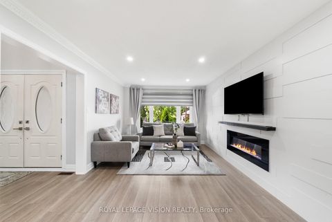 Photo 5 at 5 Anson Avenue, Cliffcrest, Toronto