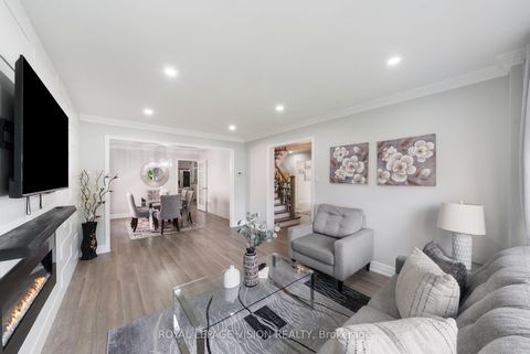 Photo 6 at 5 Anson Avenue, Cliffcrest, Toronto