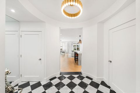 Photo 1 at 716 - 20 Scrivener Square, Moore Park, Toronto