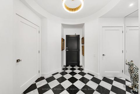 Photo 3 at 716 - 20 Scrivener Square, Moore Park, Toronto