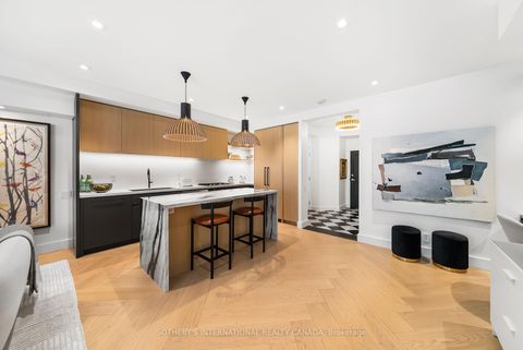 Photo 9 at 716 - 20 Scrivener Square, Moore Park, Toronto