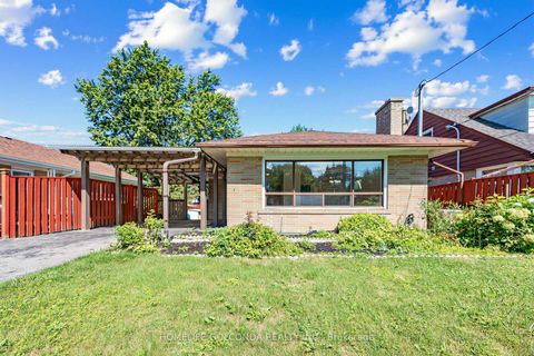Photo 2 at 9 Moorecroft Crescent, Ionview, Toronto