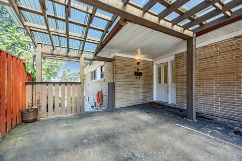 Photo 4 at 9 Moorecroft Crescent, Ionview, Toronto
