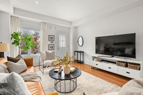 Photo 5 at 287 Kingston Road, The Beaches, Toronto