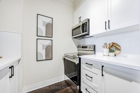 Photo 2 at 1003 - 438 Richmond Street W, Waterfront Communities C1, Toronto