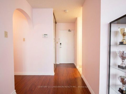 Photo 2 at 1005 - 2500 Bridletowne Circle, L'Amoreaux, Toronto