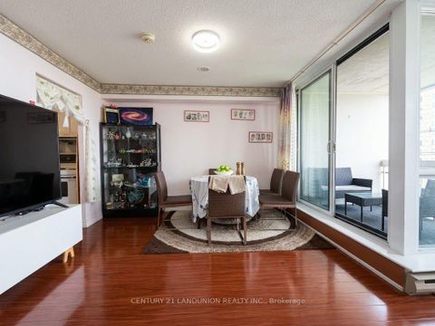 Photo 4 at 1005 - 2500 Bridletowne Circle, L'Amoreaux, Toronto